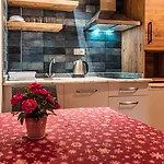Ξενοδοχείο με διαμερίσματα Bella Rose Hotel, 3*
