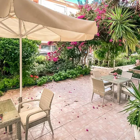 מלון דירות Bella Rose Hotel, אלאניה