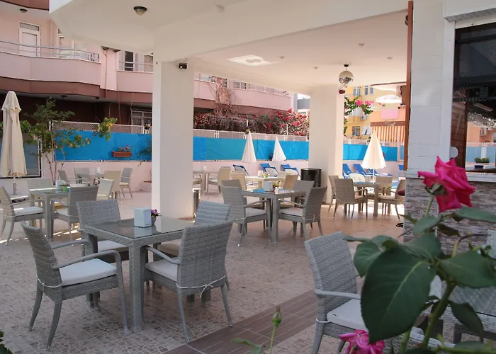 贝拉玫瑰公寓酒店-经济型公寓 3* 阿拉尼亚